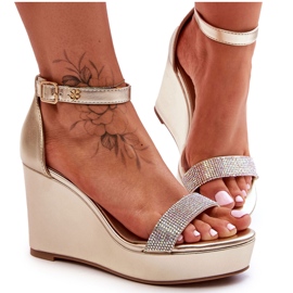 Diamantique Sandales compensées en cuir à la mode Golden Arwen doré