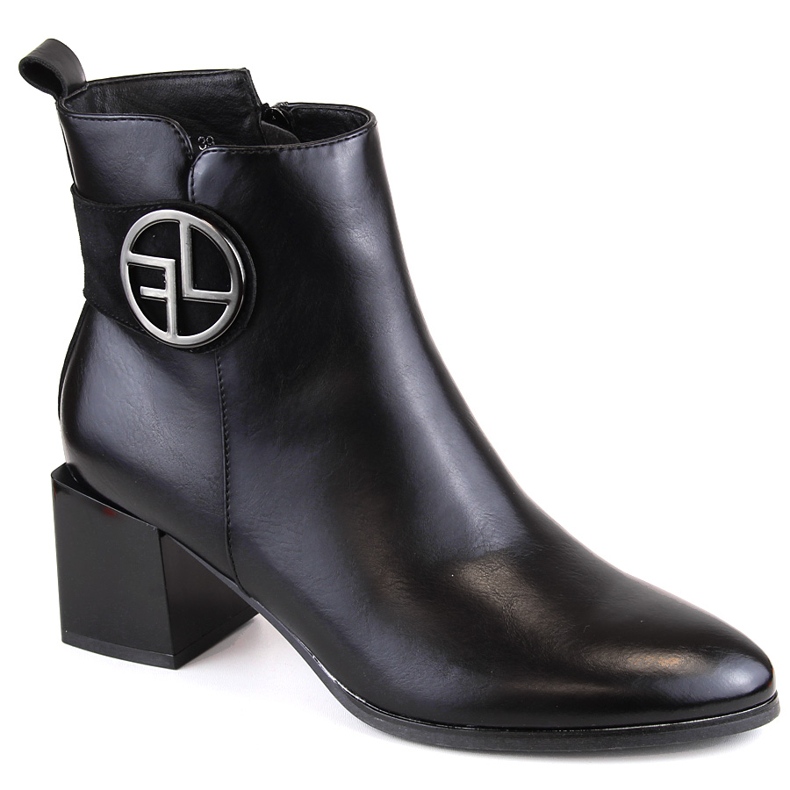 Bottines femme noires isolées sur talon haut décoratif, Potocki SZ12227 le noir Bottines femme noires isolées sur talon haut décoratif, Potocki SZ12227 le noir