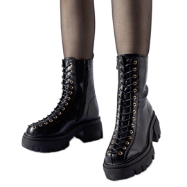 Bottes isolées noires ornées d'un liseré Amla le noir Bottes isolées noires ornées d'un liseré Amla le noir