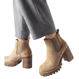 Bottines beiges sur talon massif Montelparo