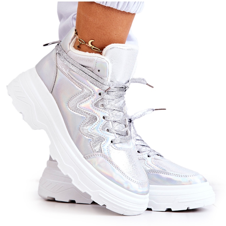 Chaussures de sport isolées en argent pour femmes