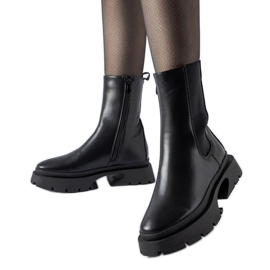 Bottes Mombello isolées noires le noir Bottes Mombello isolées noires le noir