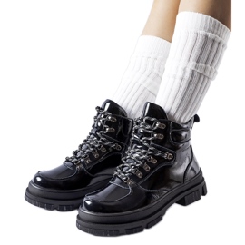 Bottines vernies noires de Richards le noir