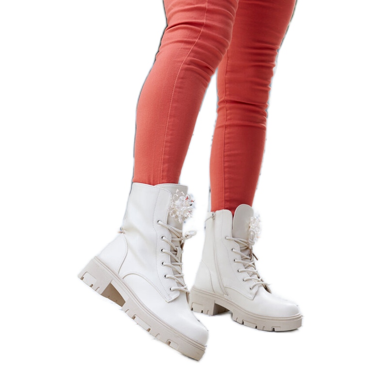 Bottines beiges avec perles décoratives Accadia Bottines beiges avec perles décoratives Accadia