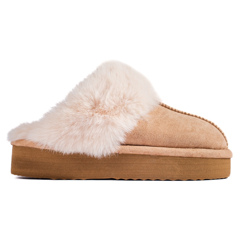Peluches beiges moelleuses sur la plateforme Shelovet