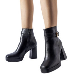 Bottines à talons hauts Caio classiques isolées noires