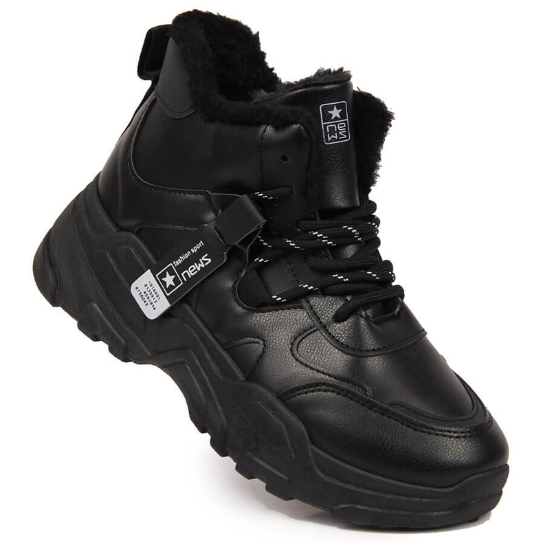 News Baskets isolées pour femmes, bottes de neige noires le noir
