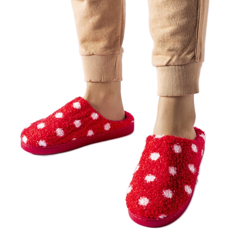 Chaussons chauds rouges à pois blancs par Laino Chaussons chauds rouges à pois blancs par Laino