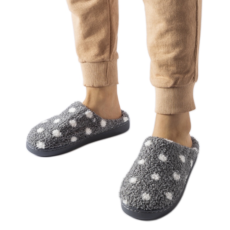 Chaussons chauds gris à pois blancs Chaussons chauds gris à pois blancs
