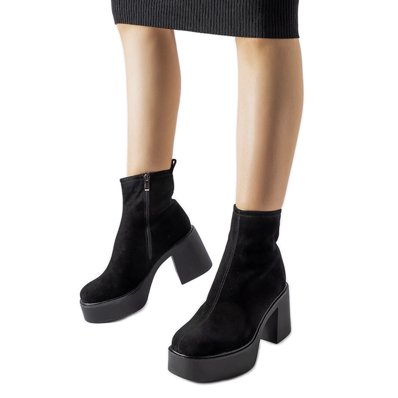 Bottines en éco-suède massives noires le noir