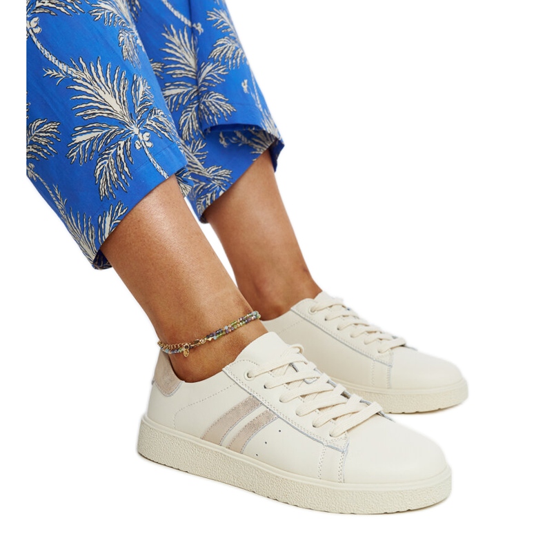 Baskets à lacets en cuir beige