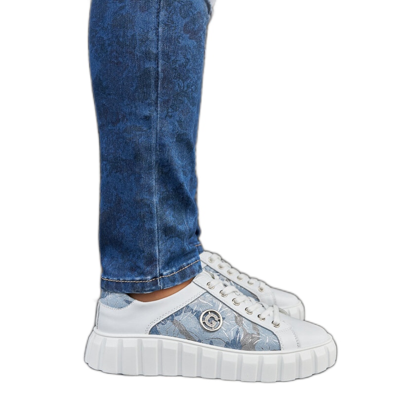 Baskets en cuir blanc et bleu blanche