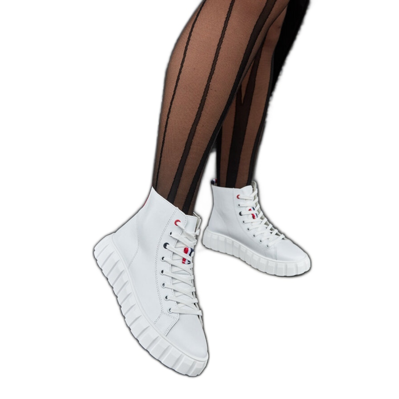 Inna Baskets longues en cuir blanc Carassai blanche