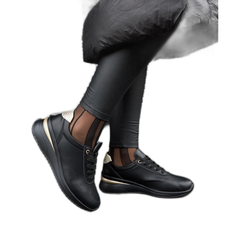 Baskets compensées en cuir noir par Federico le noir