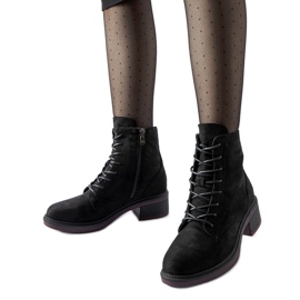 Bottines classiques noires à semelle violette par Teo