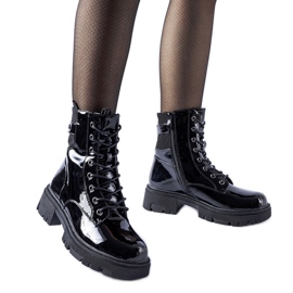 Bottines Cunha vernies noires légèrement isolées le noir