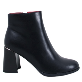 Bottines Tanna Black pleine fleur à talon stable noir