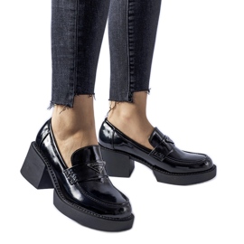 Mocassins vernis noirs à talon Hobbs le noir