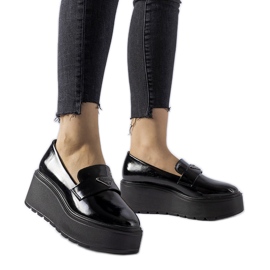 Mocassins vernis noirs à plateforme Monra