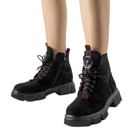 Bottines noires ornées d'une bordure Monrency rouge