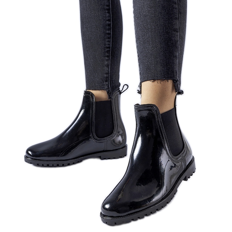 Bottes courtes vernies noires de Cupone le noir