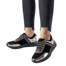 Baskets en cuir noir et gris par Castelfidardo le noir