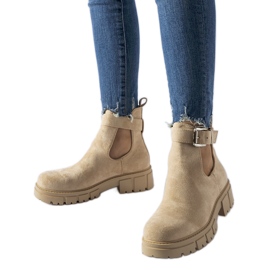 Bottines beiges avec fermoir décoratif Sarrazin