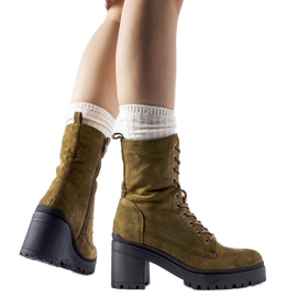 Bottes isolées vertes à talon bas de Cotti
