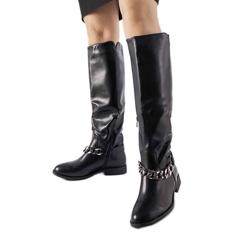 Bottes isolées noires avec chaîne Millies le noir