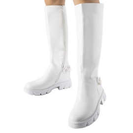 Bottines plates blanches avec chaîne d'Armand
