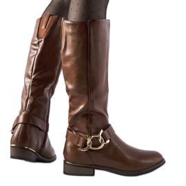 Bottes isolées marron ornées d'une boucle Ortega brun