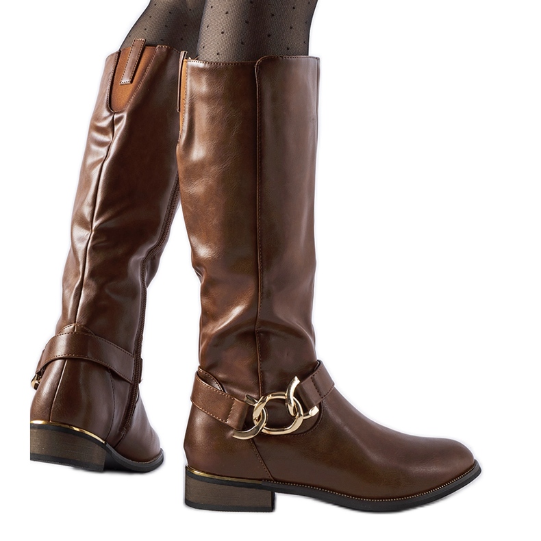Bottes isolées marron ornées d'une boucle Ortega brun