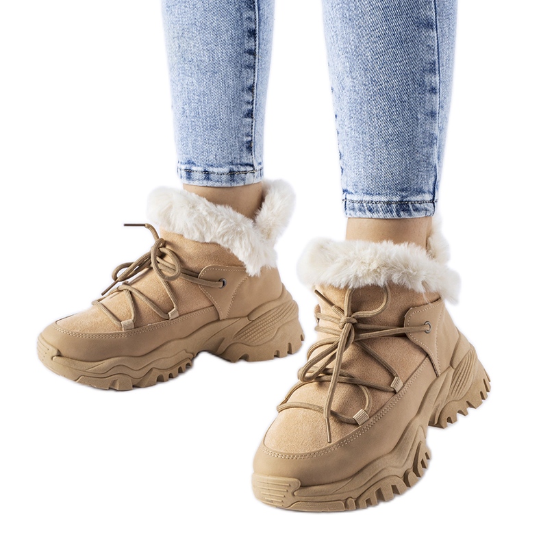 News Bottes de neige isolées beiges de Petaluma