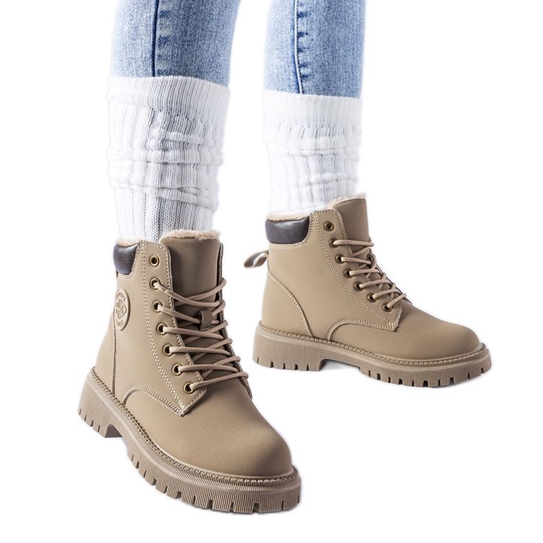 Bottes Medole isolées marron brun
