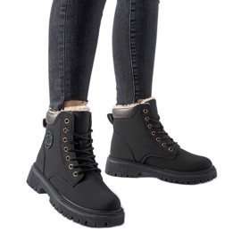 Bottines Medole isolées noires le noir