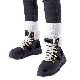 Des travailleurs noirs sur une immense plateforme Rodrigo le noir