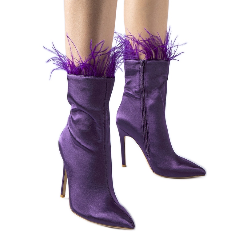Bottines violettes ornées de plumes Selvena