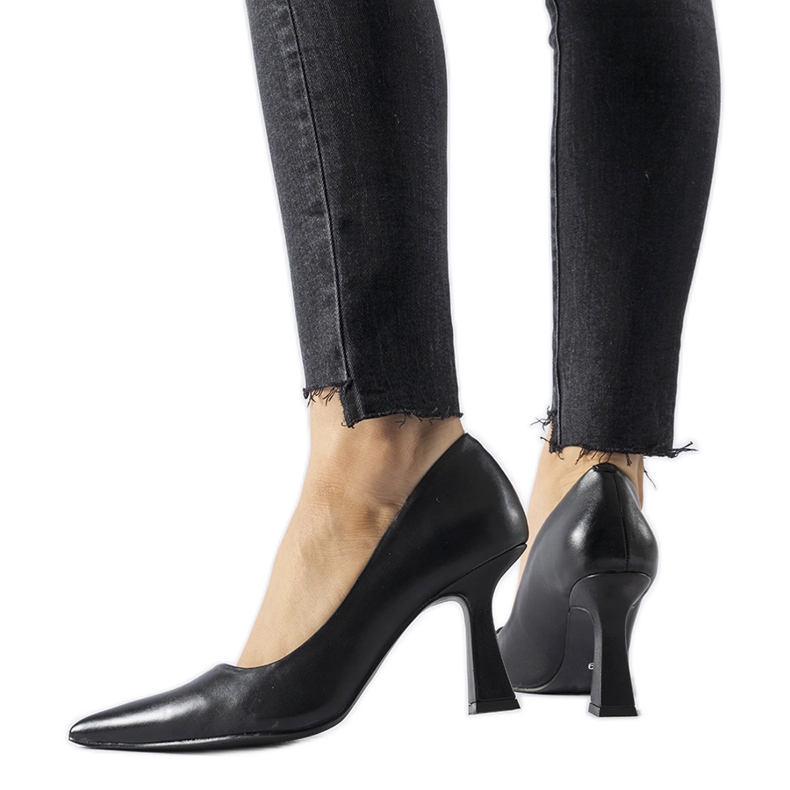 Escarpins Tore noirs à talon asymétrique le noir