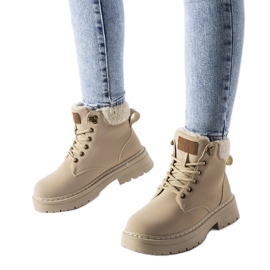 Travailleurs Burgondi isolés beiges