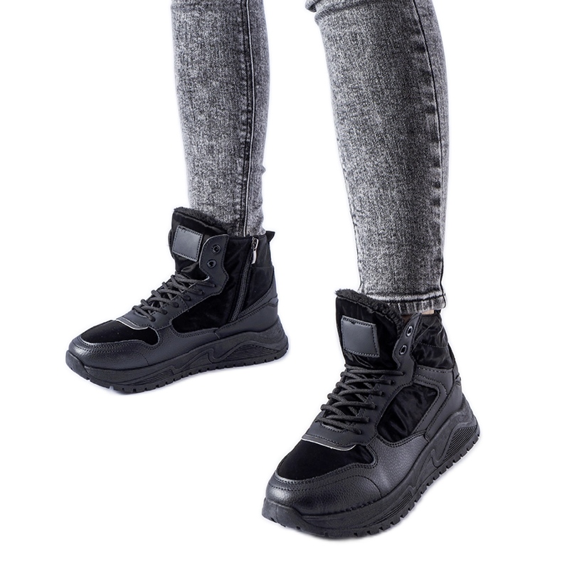 Baskets Malles hautes isolées noires le noir