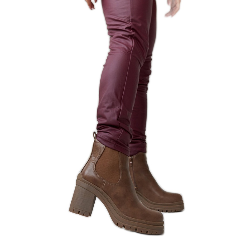 Bottines à talons bas marron foncé de Layman brun