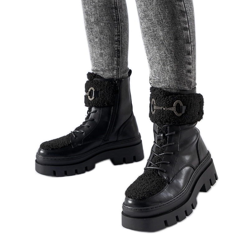 Bottes de travail isolées noires avec boucle Highland le noir
