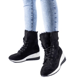 Baskets compensées Wesley isolées noires le noir