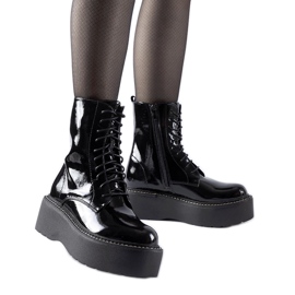 Travailleurs noirs en brevets sur la plateforme Leos le noir