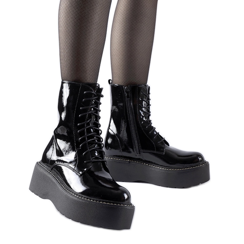 Travailleurs noirs en brevets sur la plateforme Leos le noir