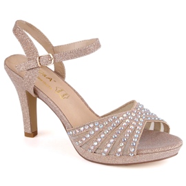 D&A Sandales à talons hauts pailletées dorées et zircons DA d'or D&A Sandales à talons hauts pailletées dorées et zircons DA d'or