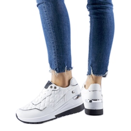 Baskets compensées Pisignano matelassées blanches