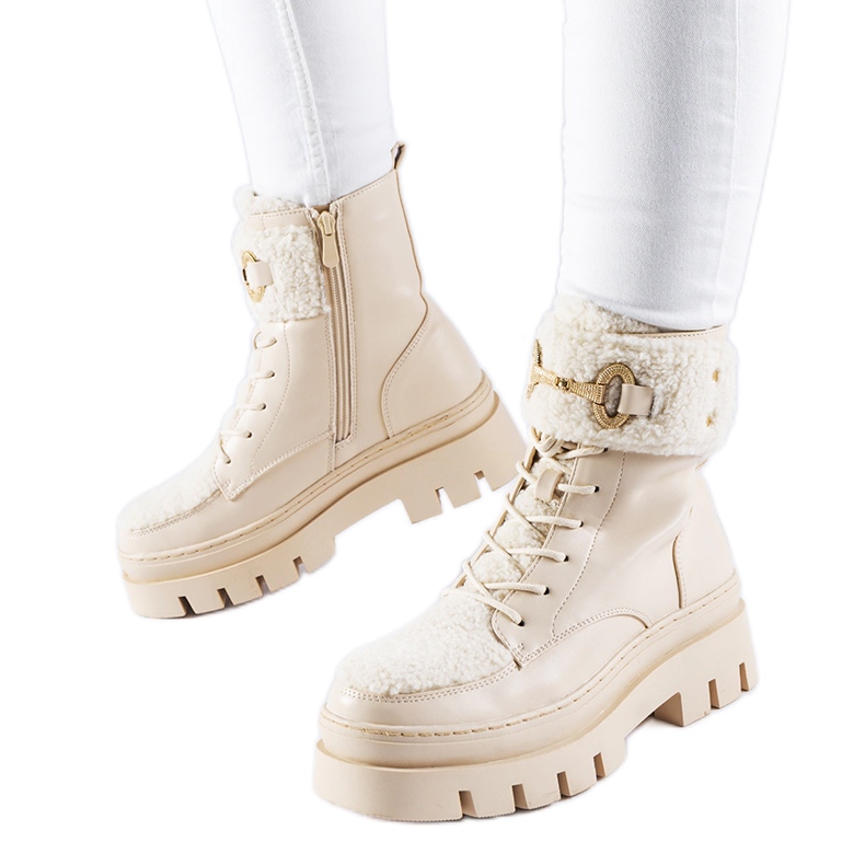 Bottes de travail isolées beiges avec boucle Highland