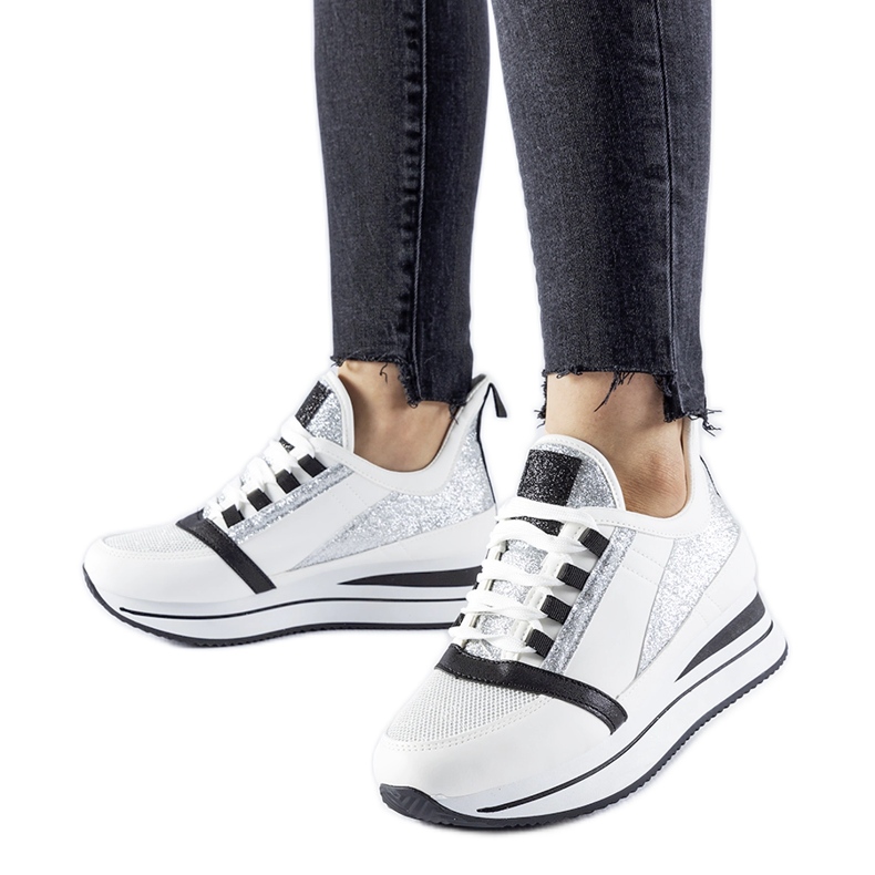 Baskets blanches à paillettes sur la plateforme Marce Baskets blanches à paillettes sur la plateforme Marce