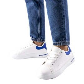 Baskets Leland blanches et bleu marine